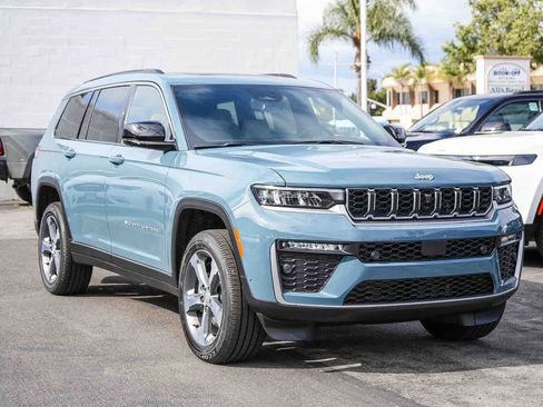 New 2026 Jeep Grand Cherokee L Limited w/ Luxury Tech Group II AWD/4WD image 3