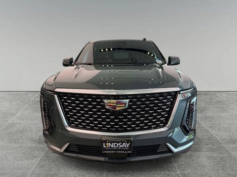 Used 2026 Cadillac Escalade Luxury w/ LPO, Floor Liner Package AWD/4WD image 8