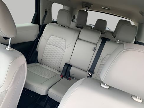 Used 2025 Nissan Pathfinder SV AWD/4WD image 22