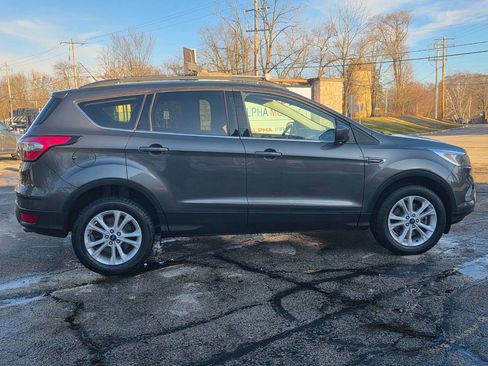 Used 2018 Ford Escape SE image 7