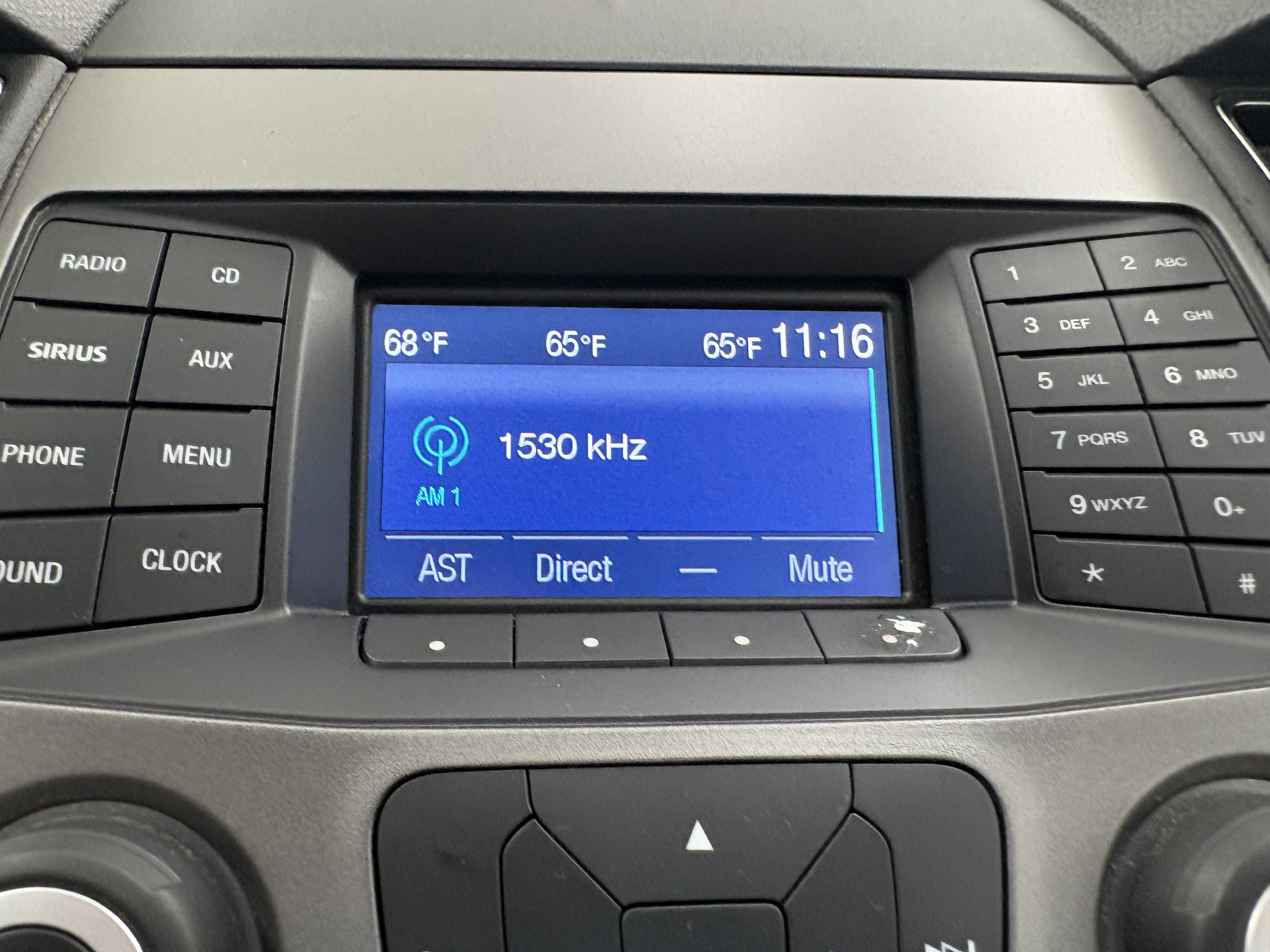 Used 2015 Ford Taurus SEL FWD image 14