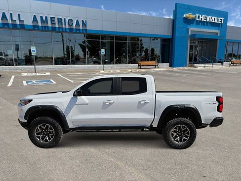 Used 2024 Chevrolet Colorado ZR2 w/ ZR2 Convenience Package III AWD/4WD image 5