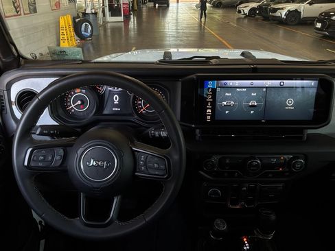 Used 2025 Jeep Wrangler Unlimited Sport AWD/4WD image 13