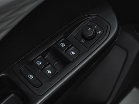 Used 2024 Volkswagen Taos S image 17