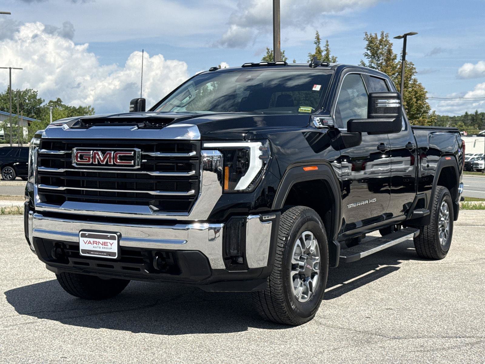 Used 2026 GMC Sierra 2500 SLE w/ SLE Value Package; AWD/4WD image 1