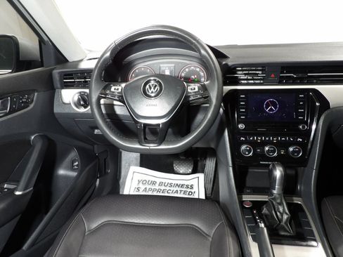 Used 2021 Volkswagen Passat 2.0T SE image 13