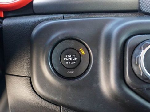 Used 2023 Jeep Gladiator Sport image 22