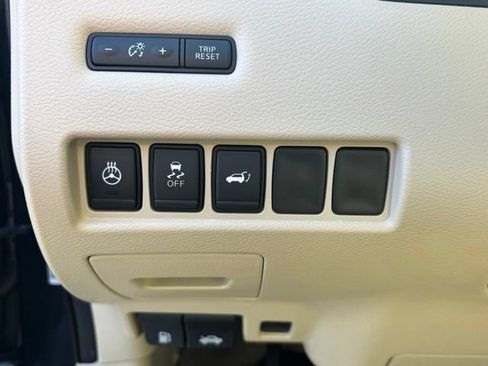 Used 2018 Nissan Murano SL w/ Moonroof Package AWD/4WD image 16