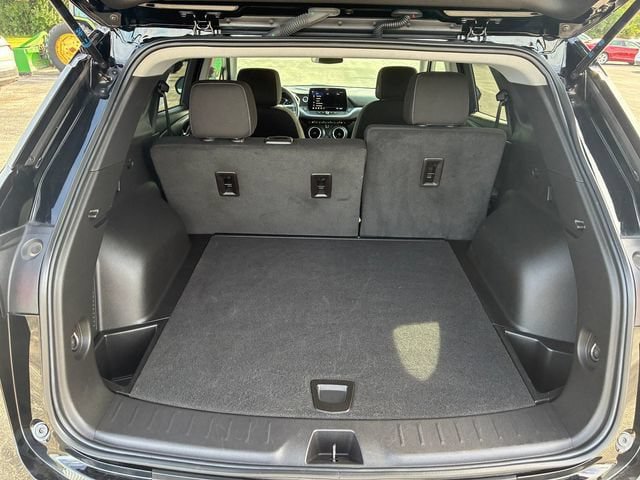 Used 2025 Chevrolet Blazer LT AWD/4WD image 6
