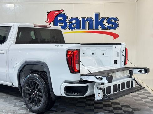 New 2025 GMC Sierra 1500 Elevation image 8