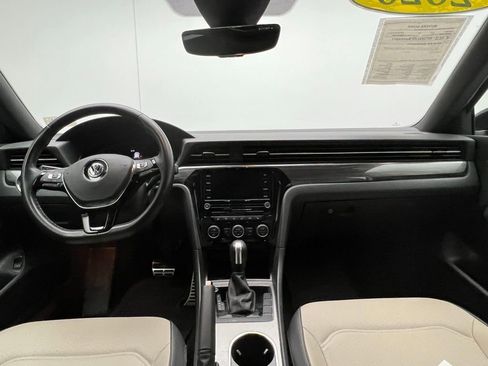 Used 2021 Volkswagen Passat 2.0T R-Line image 10