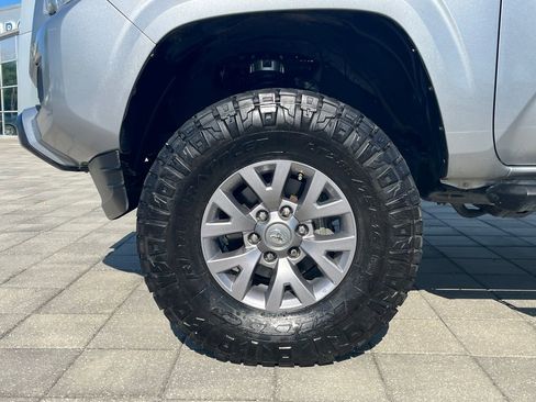 Used 2019 Toyota Tacoma SR w/ SR Convenience Package AWD/4WD image 10