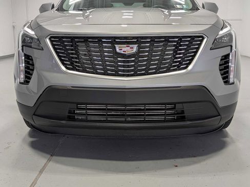 Used 2023 Cadillac XT4 Luxury w/ Cold Weather Package AWD/4WD image 2