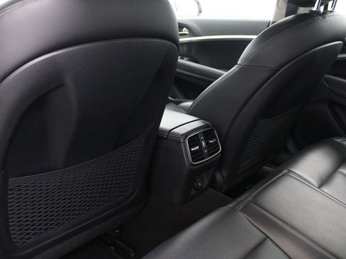 Used 2019 Genesis G70 2.0T Advanced AWD/4WD image 18
