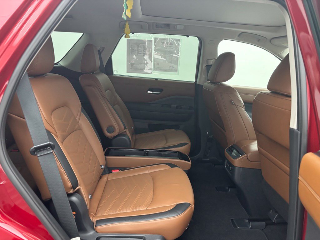 Used 2023 Nissan Pathfinder Platinum AWD/4WD image 46