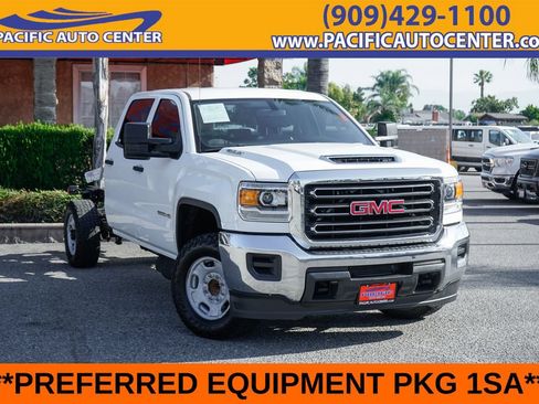 Used 2018 GMC Sierra 2500 2WD Crew Cab w/ Sierra Convenience Package image 1