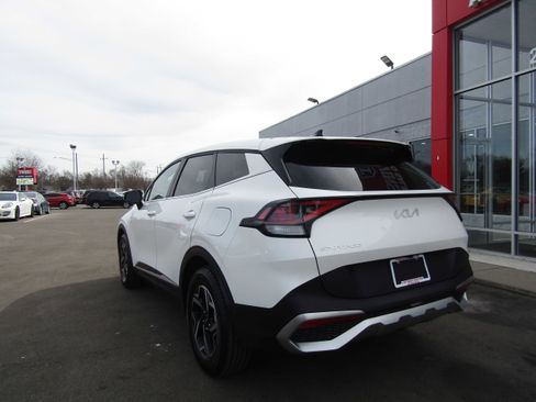 Used 2024 Kia Sportage LX image 7