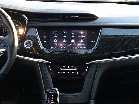 Used 2020 Cadillac XT6 Premium Luxury image 11