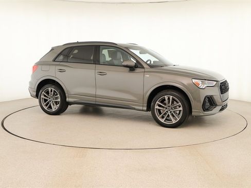 New 2025 Audi Q3 2.0T Premium image 9