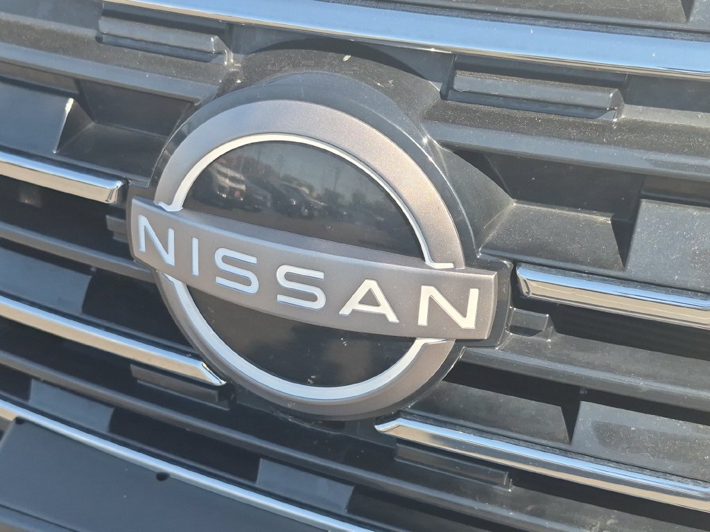 Certified 2025 Nissan Rogue SV FWD image 10