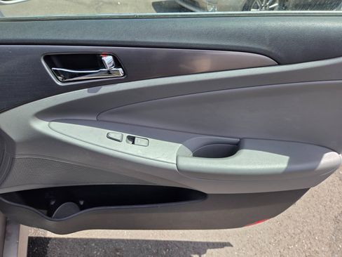 Used 2012 Hyundai Sonata Hybrid FWD image 13