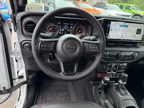 New 2026 Jeep Gladiator Rubicon AWD/4WD image 17