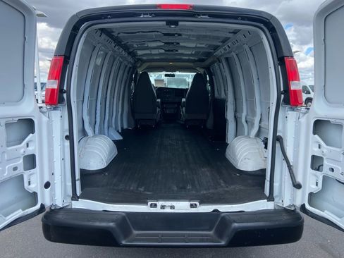 Used 2023 GMC Savana 2500 Extended w/ Driver Convenience Package image 10