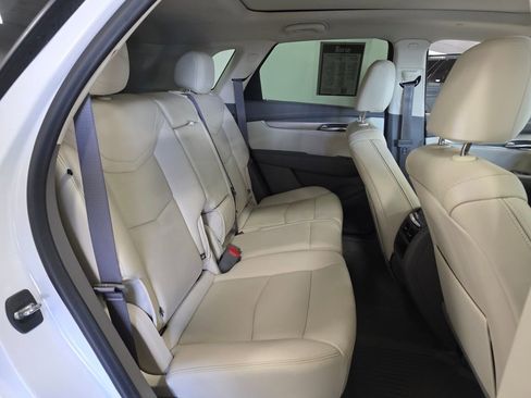 Used 2022 Cadillac XT5 Premium Luxury w/ Technology Package image 12