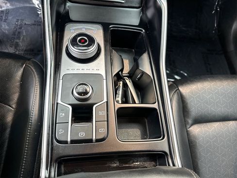 Used 2021 Kia Sorento S FWD image 15