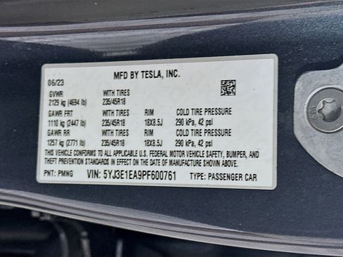 Used 2023 Tesla Model 3 Standard Range image 12