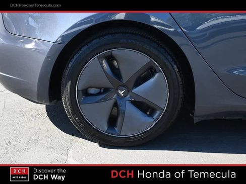 Used 2020 Tesla Model 3 Standard Range Plus image 23