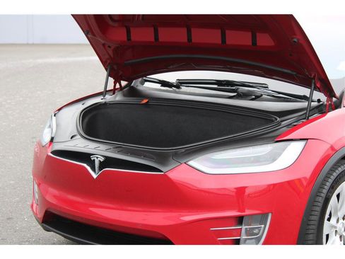 Used 2018 Tesla Model X 100D image 25