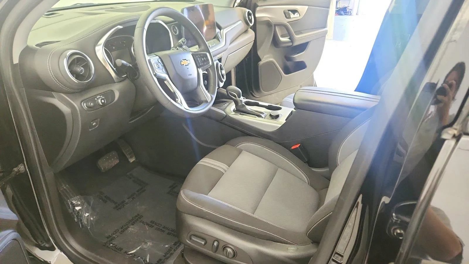 Used 2024 Chevrolet Blazer LT w/ Convenience Package FWD image 13