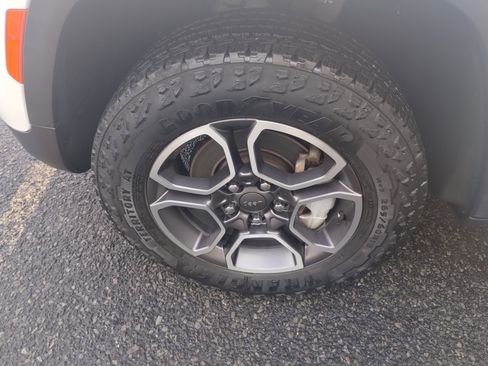 Used 2022 Jeep Grand Cherokee Trailhawk image 21