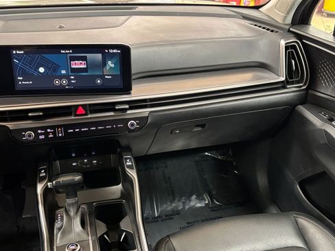 Used 2024 Kia Sorento S FWD image 38