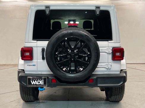 Used 2024 Jeep Wrangler Unlimited Sahara AWD/4WD image 4