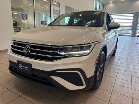Certified 2023 Volkswagen Tiguan SE AWD/4WD image 3