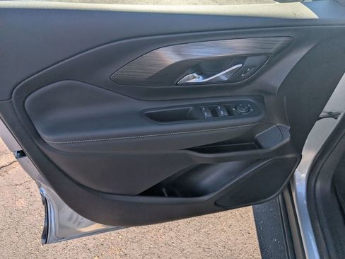 Used 2024 GMC Terrain SLE w/ Driver Convenience Package image 14