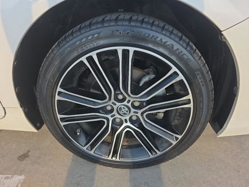 Used 2016 Toyota Camry SE image 32