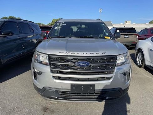 Used 2019 Ford Explorer XLT w/ Equipment Group 202A image 2