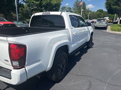 Used 2023 Toyota Tacoma SR5 w/ Technology Package AWD/4WD image 8
