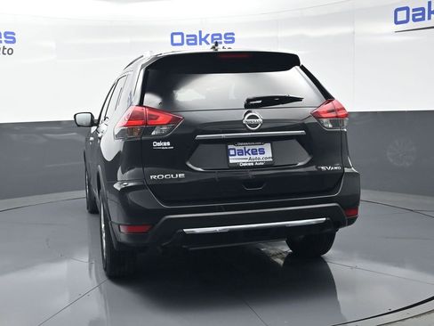 Used 2018 Nissan Rogue SV w/ Premium Package image 7