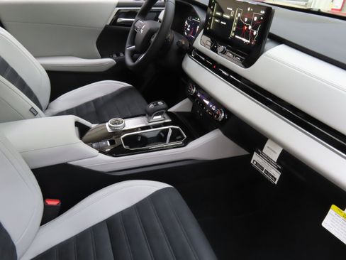 New 2025 Mitsubishi Outlander SE image 25