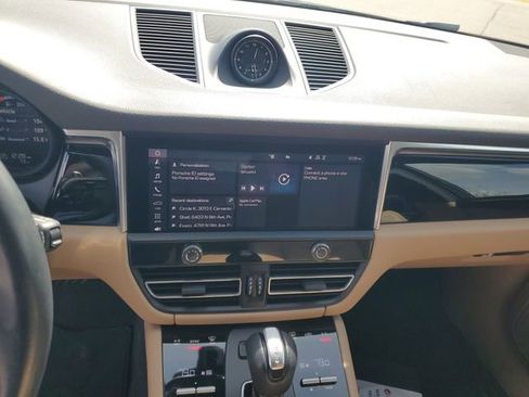 Used 2024 Porsche Macan image 17