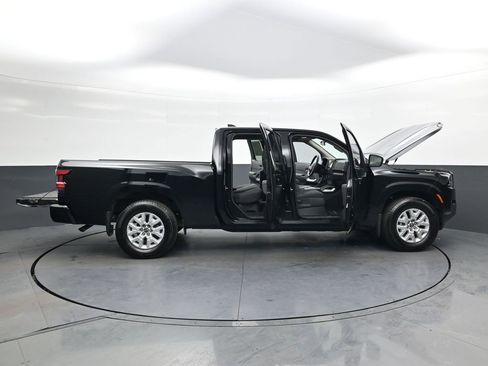 Used 2024 Nissan Frontier SV image 40