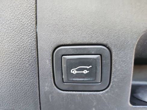 Used 2019 Cadillac XT5 Luxury w/ LPO, Black Ice Package AWD/4WD image 37