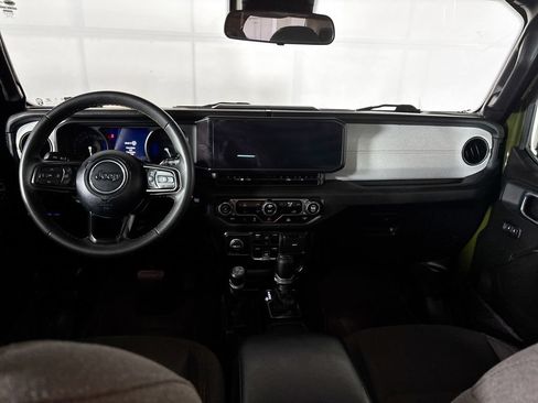 Used 2024 Jeep Wrangler Unlimited AWD/4WD image 12