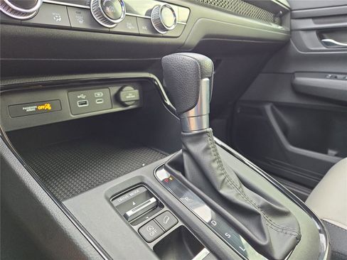 Used 2025 Honda CR-V EX image 11