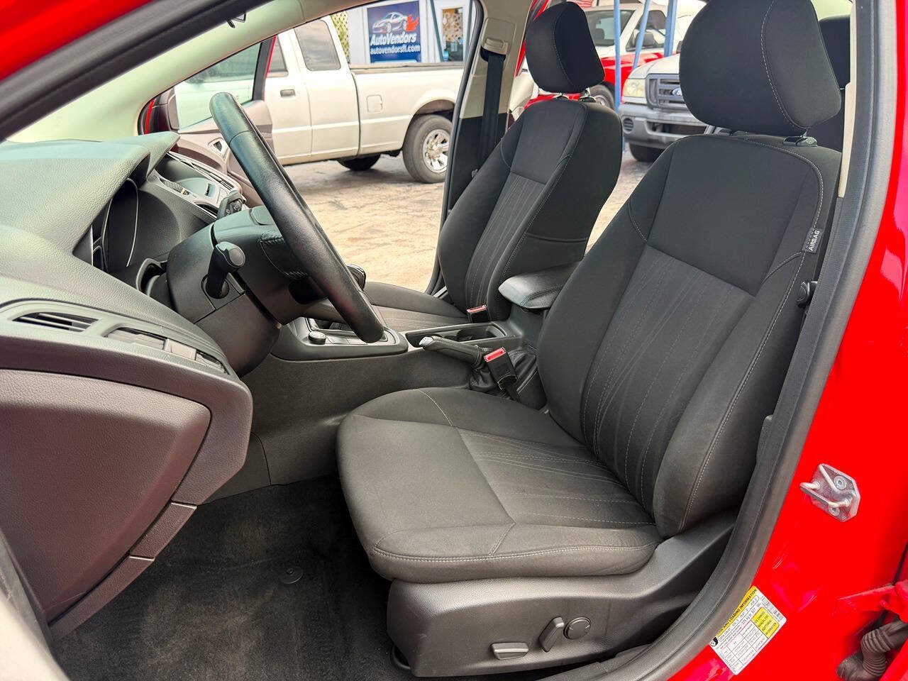 Used 2015 Ford Focus SE w/ SE Ecoboost Package FWD image 23