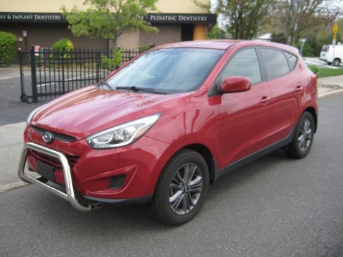 Used 2015 Hyundai Tucson GLS w/ Option Group 02 AWD/4WD image 2